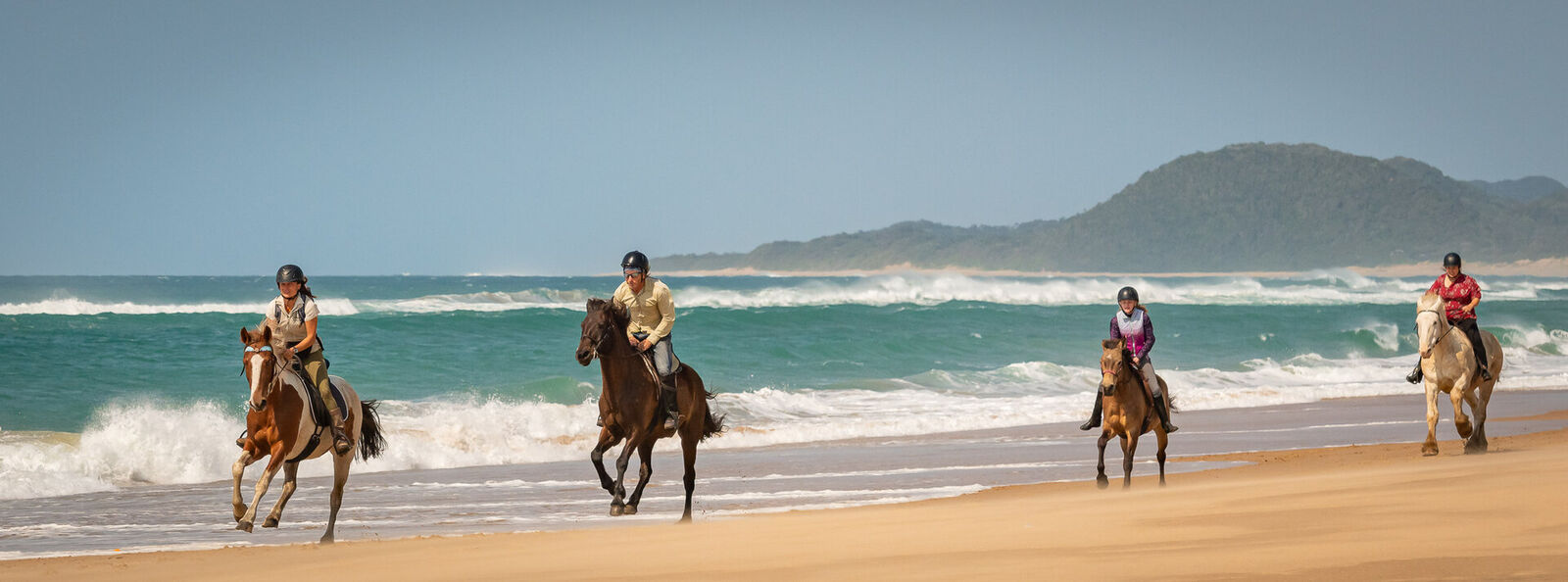 Bhangazi Horse Safaris
